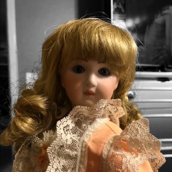 16”porcelain dollin peach dress